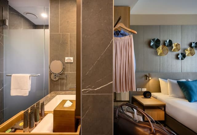 Superior King Room