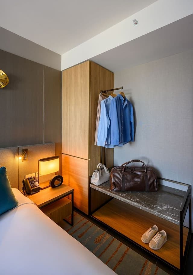 Standard Room, 1 King Bed