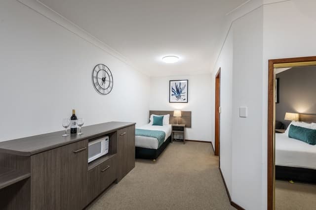 Deluxe Room, Multiple Beds, Non Smoking (Upstairs)