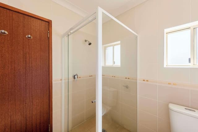 Deluxe Room, Multiple Beds, Non Smoking (Upstairs)
