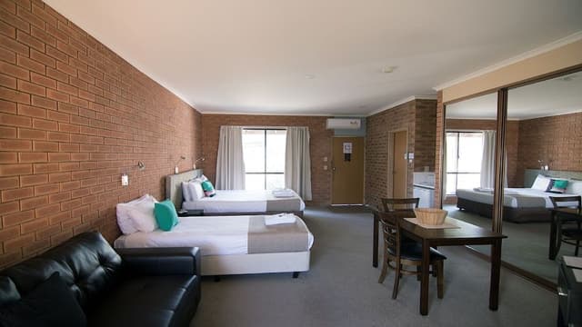 Standard Queen Room