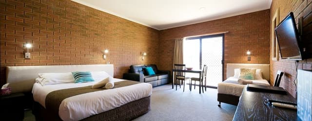 Standard Queen Room