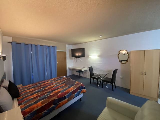 Standard Room, 1 Queen Bed