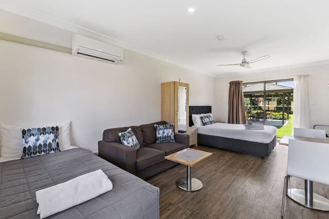Triple Room