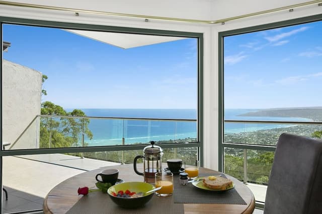 Luxury Penthouse, 1 King Bed, Bay View, Sea Facing