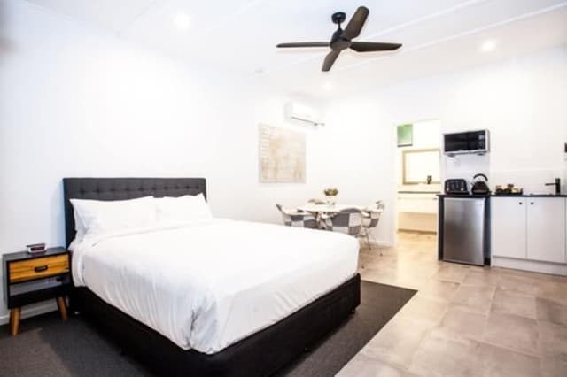 Family Room, 2 Bedrooms
