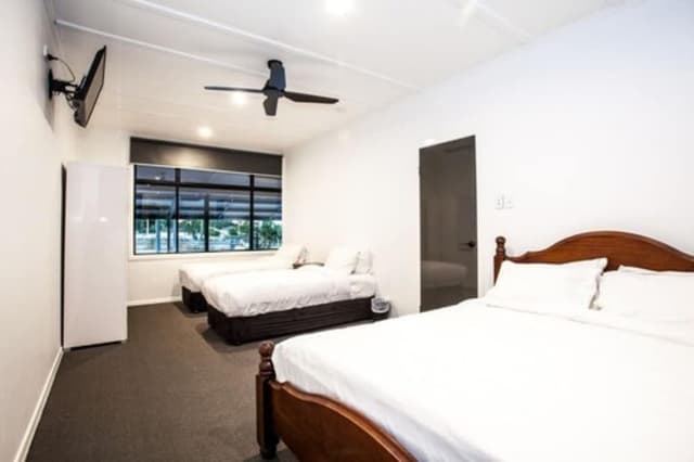 Family Room, 2 Bedrooms