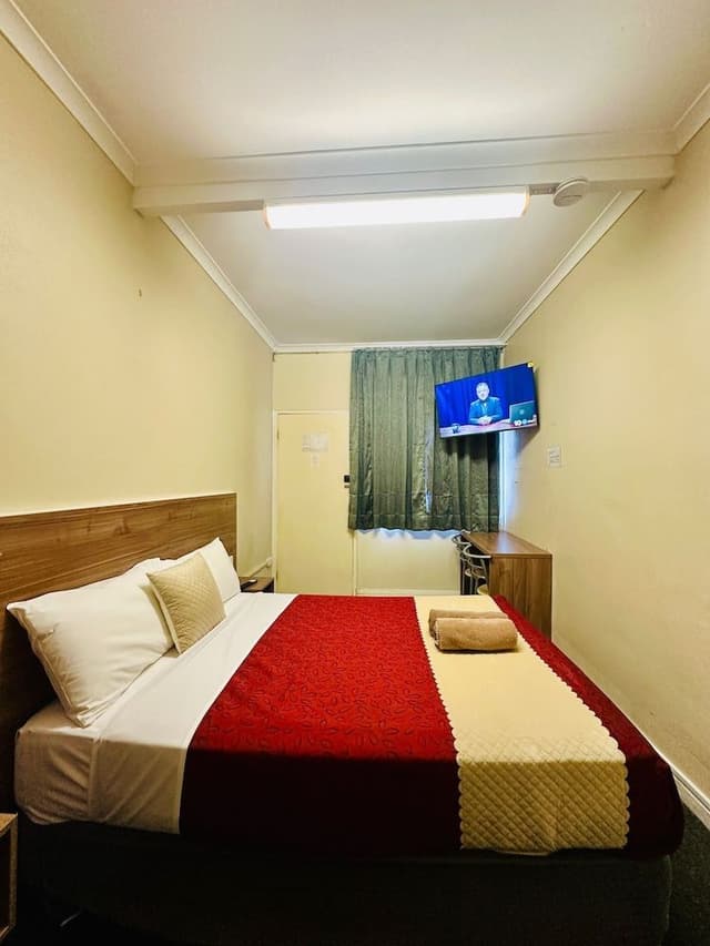 Double Room, 1 Double Bed (Upper Floor, Limited Parking)