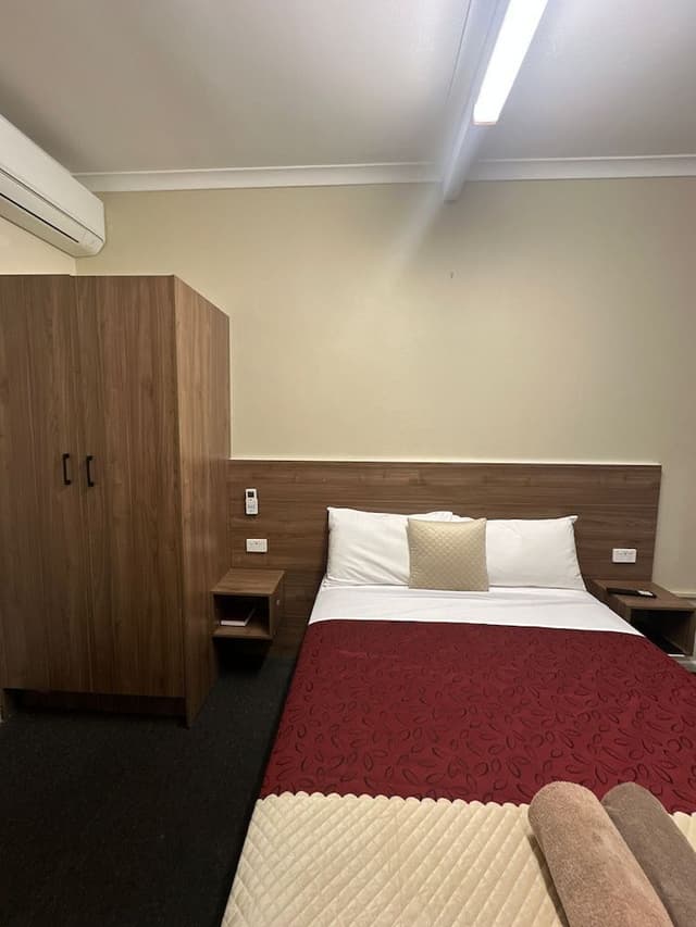 Double Room, 1 Double Bed (Upper Floor, Limited Parking)