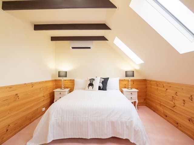 Deluxe Room, 1 Queen Bed