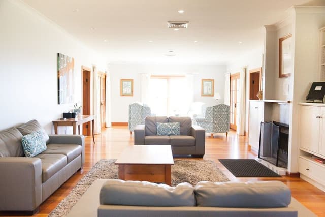 House, 4 Bedrooms, Balcony