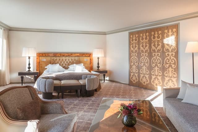 Junior Suite, Lake View (65 m²)
