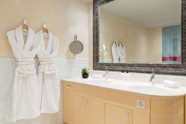 Grand Family Suite, Lake View (115 m²)