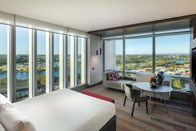 Breezy, Room, 1 King Bed, River View
