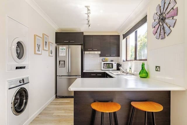 Self Contained 2 Bedroom, 2 Bathroom House