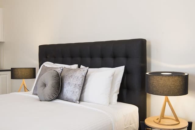 Suite 1 - Superior Deluxe King Suite