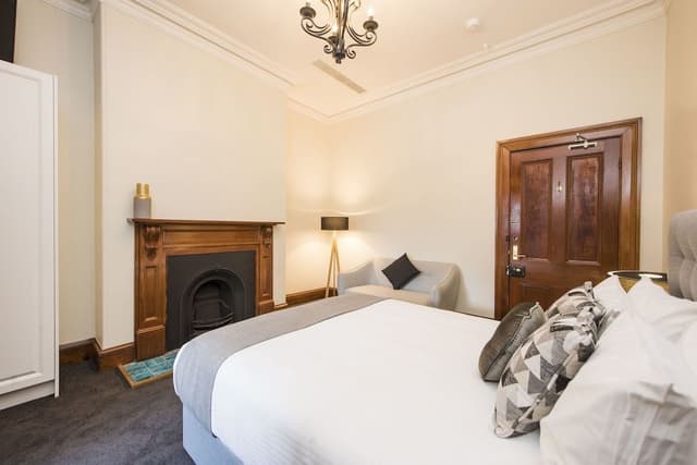 Suite 3 - Queen Apartment