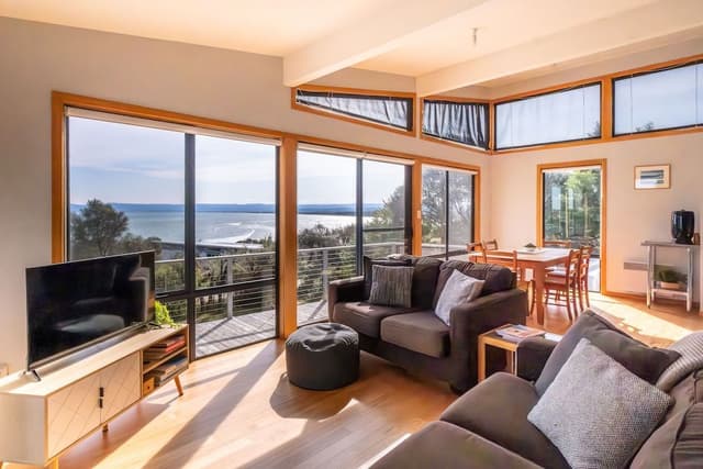 2 Bedroom House with Ocean Views
