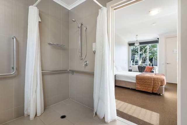 Executive Room, 1 Queen Bed, Mobility Accessible