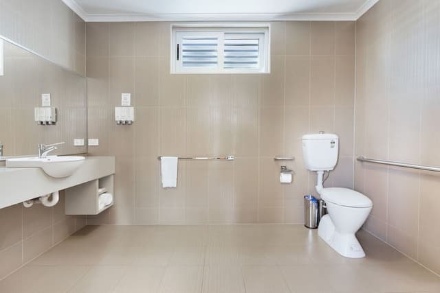 Executive Room, 1 Queen Bed, Mobility Accessible