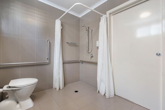 Executive Room, 1 Queen Bed, Mobility Accessible