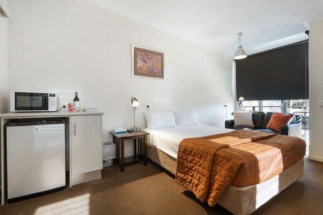 Executive Room, 1 Queen Bed, Mobility Accessible