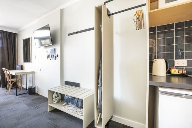 Standard Queen Room