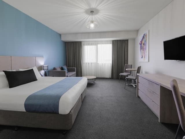 Deluxe Room, 1 King Bed