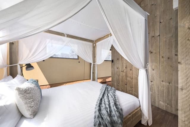 Deluxe Tent