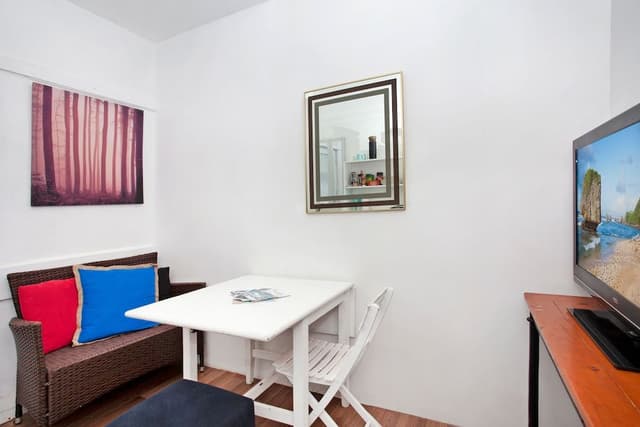 Beach House Apartment 4