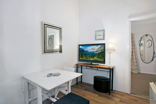 Beach House Apartment 4