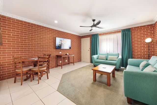 King Twin Bed Apartment