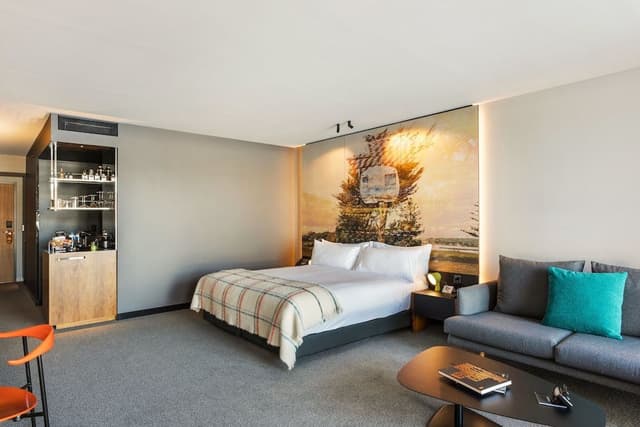 Superior Waterfront Room