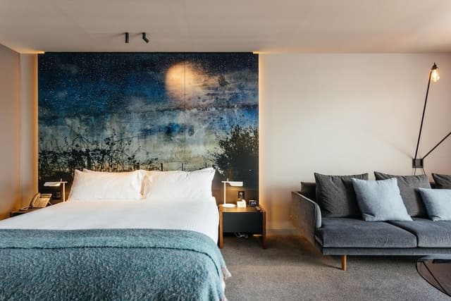 Superior Waterfront Room