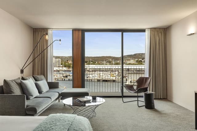 Superior Waterfront Room