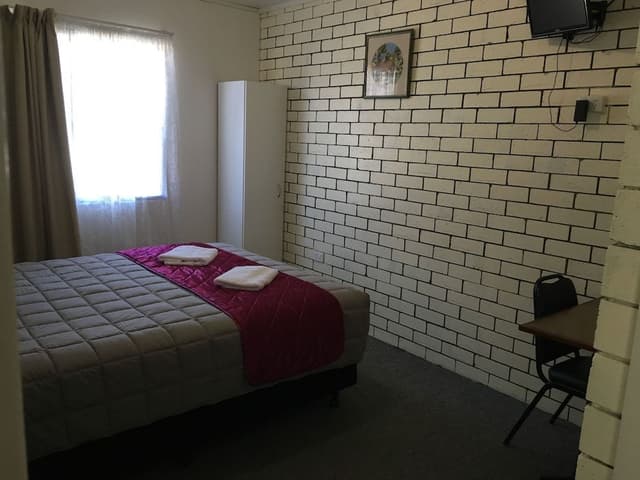 Standard Suite, 1 Bedroom, Non Smoking, Kitchenette (Queen)
