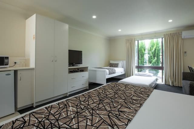 Family Room, Multiple Beds, Refrigerator & Microwave, Ground Floor