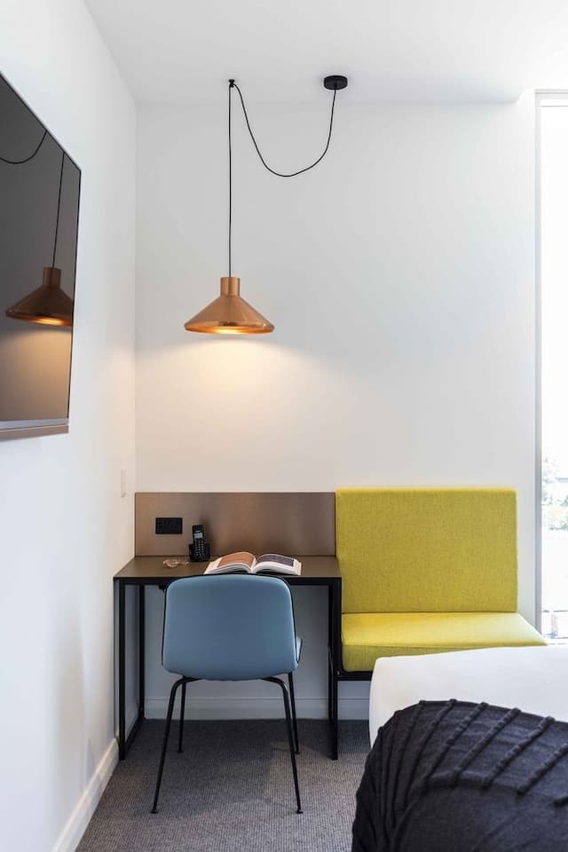 Room (Economy)