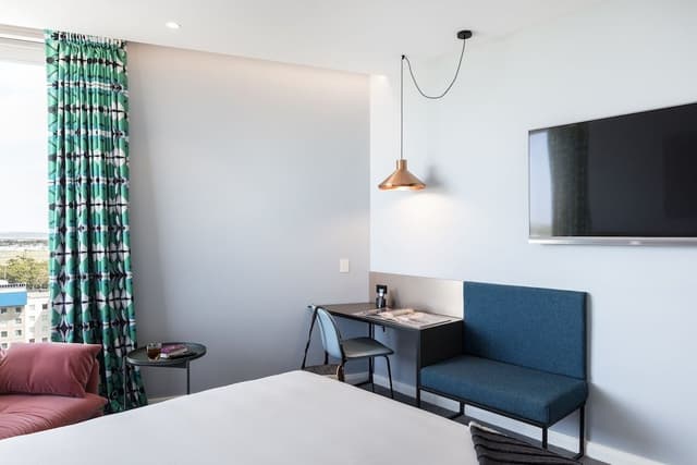 Room (Business Class)