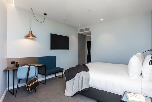 Room (Business Class)