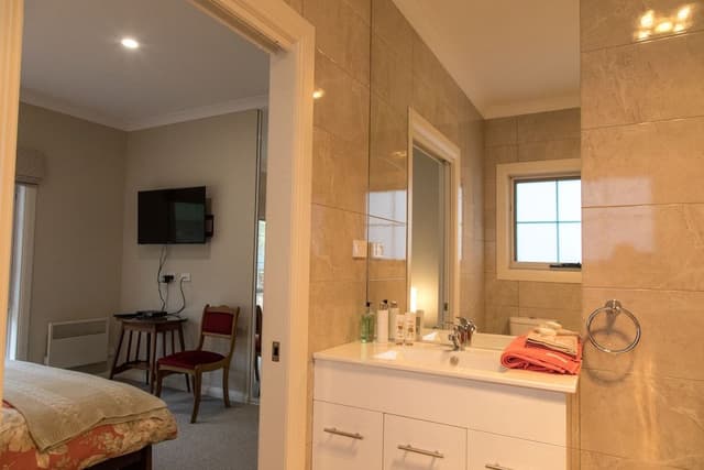 Deluxe House, 3 Bedrooms, Valley View, Garden Area