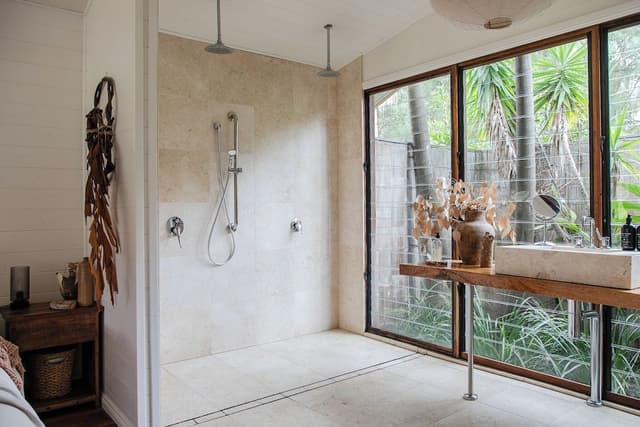 Boathouse I (Double Shower)