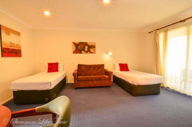 Deluxe Suite with Spa Bath and Bush View