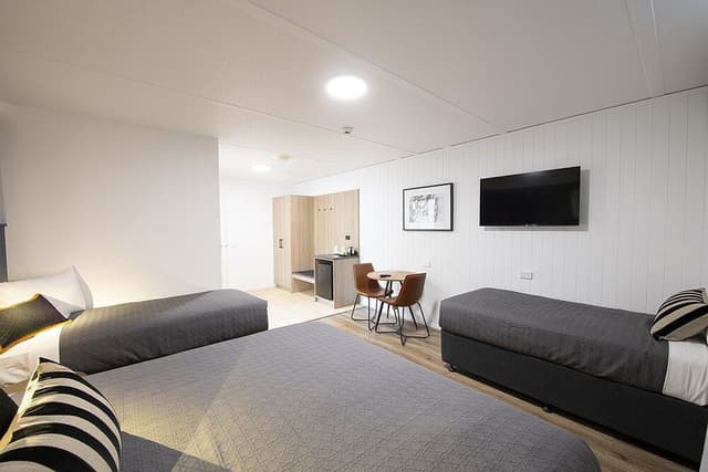 Classic Quadruple Room