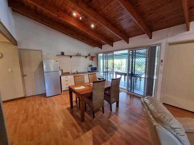 Standard Suite, 2 Bedrooms, Kitchen, Mountain View (Banksia Suite)