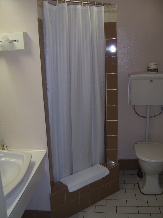 Standard Room, Non Smoking (Budget Queen Room)
