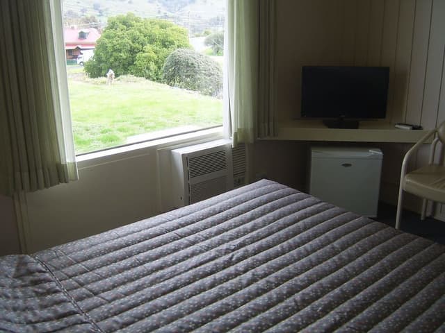 Standard Room, Non Smoking (Budget Queen Room)