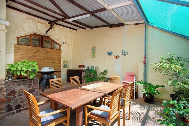3 Bedroom Underground Home (Di's Place)