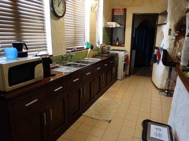 2 Bedroom Underground Home (Dinky Di's Dugout)
