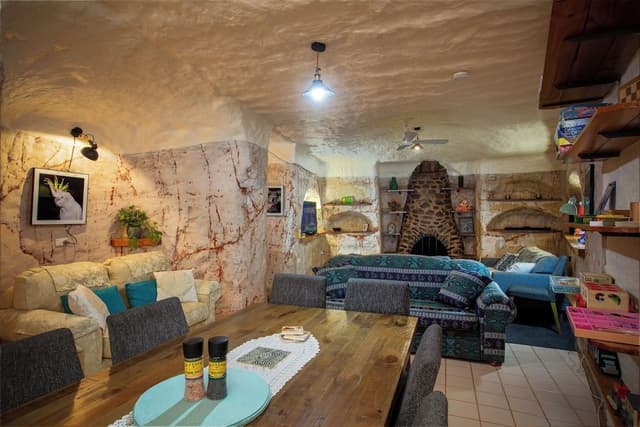2 Bedroom Underground Home (Dinky Di's Dugout)